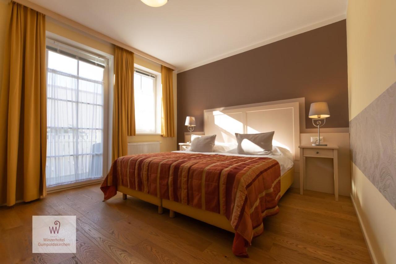Winzerhotel גומפולדסקירשן מראה חיצוני תמונה