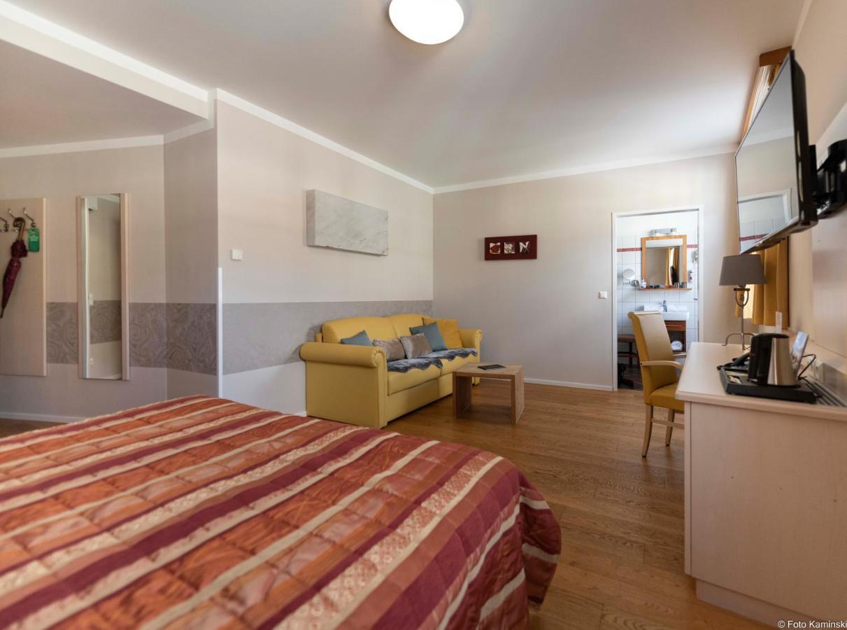 Winzerhotel גומפולדסקירשן מראה חיצוני תמונה