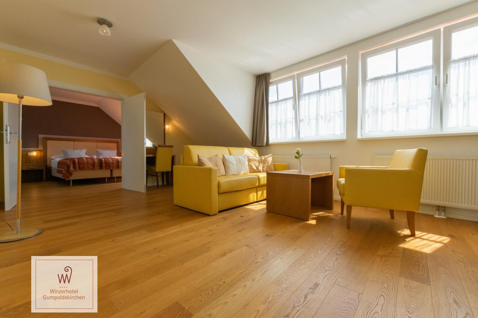 Winzerhotel גומפולדסקירשן מראה חיצוני תמונה