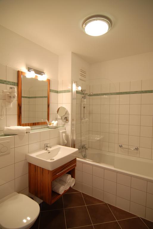 Winzerhotel גומפולדסקירשן חדר תמונה